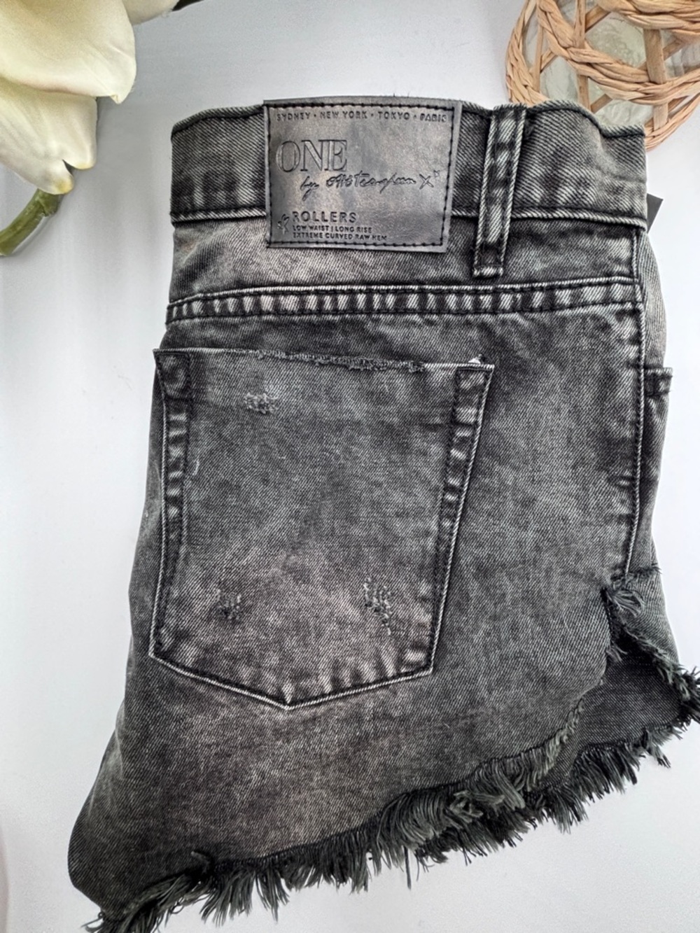 One Teaspoon rollers Black Frayed Hem Denim Shorts - Picture 9 of 12